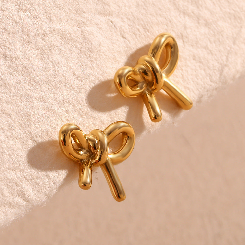 Why Waterproof Jewelry Is 2024's Savviest Style Move
