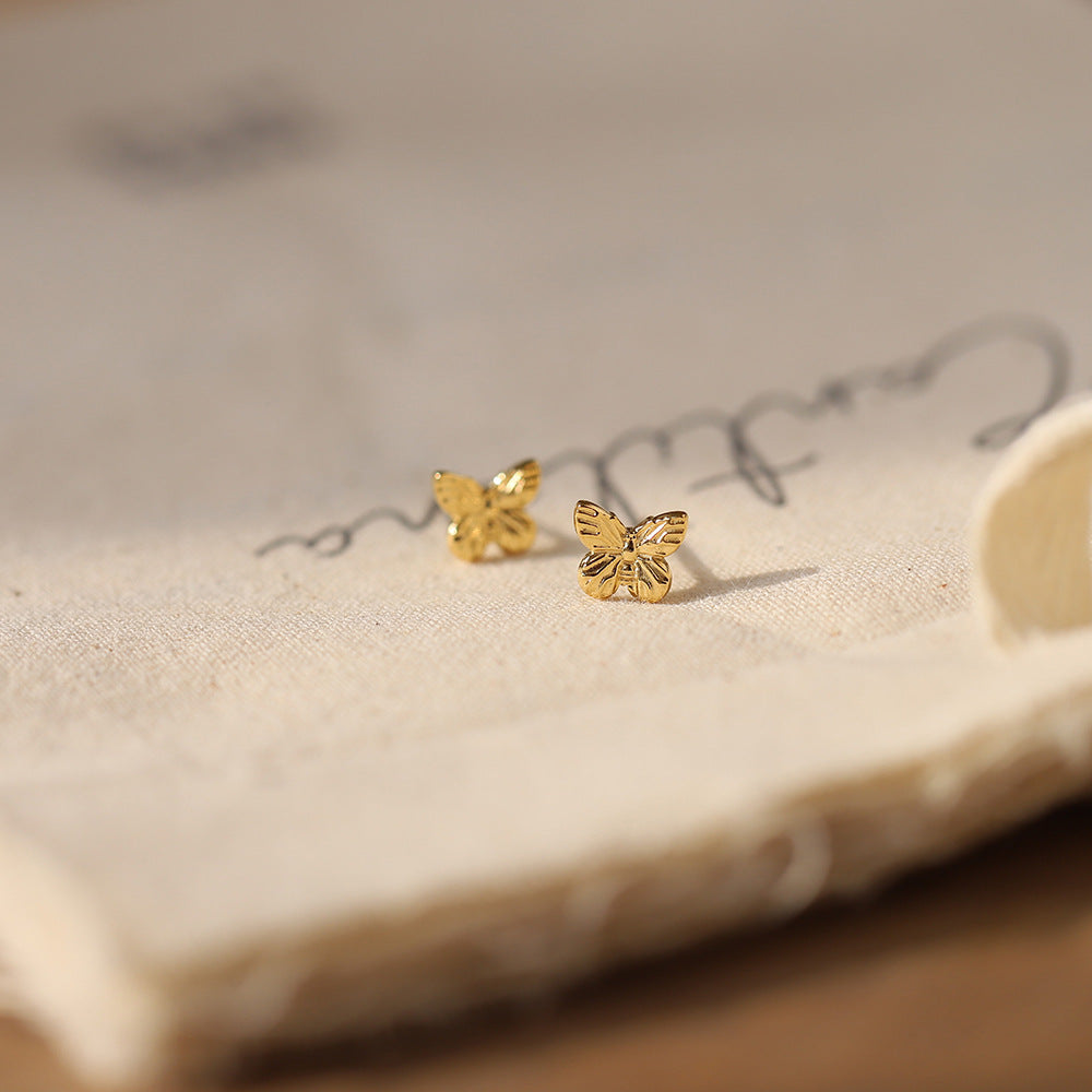 The Sydney Edit: Waterproof Jewels, Sand to Suit
